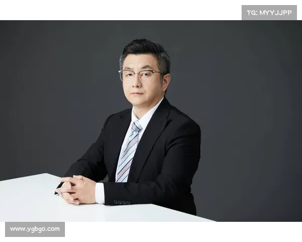 公用事业首席安全官的现代形象 在线 公用事业首席安全官的现代形象 在线